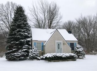 179 E Sternberg Rd, Norton Shores, MI 49441