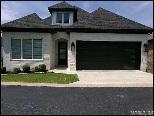 73 Tournay Cir Photo 1
