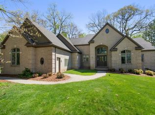 8711 Far Ravine Dr, Pinckney, MI 48169