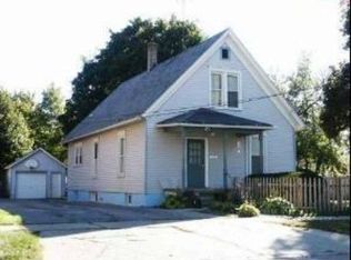 451 Ann St, Elgin, IL 60120