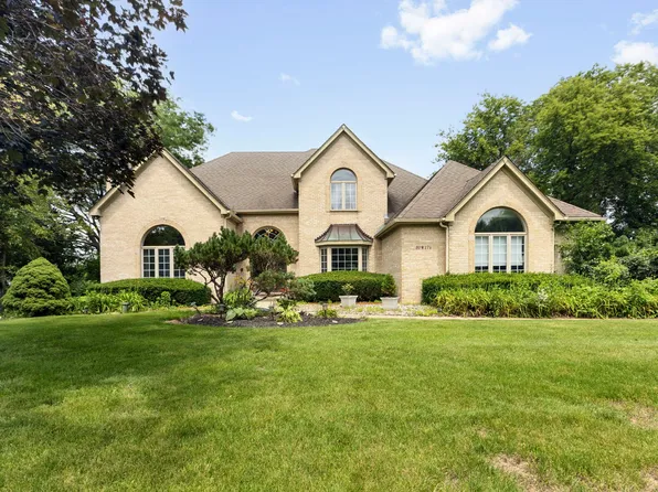 30W174 Forsythia Ln, Wayne, IL 60184
