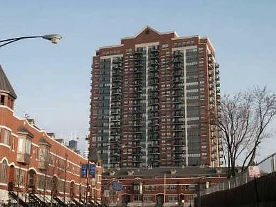 4th image of 1717 S Prairie Ave APT 1103