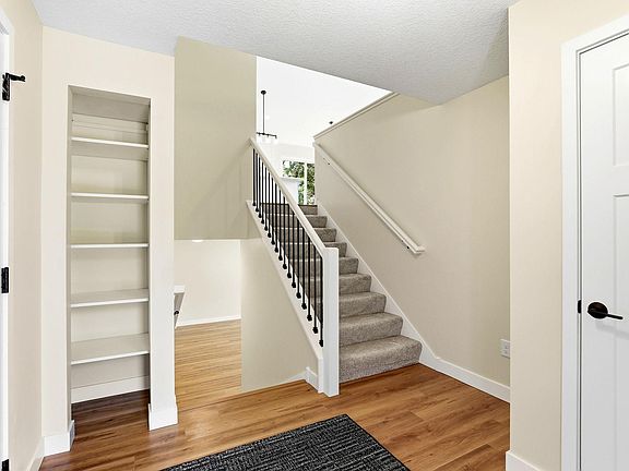 3rd image of 1105 2nd St SE