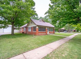229 N Locust St, Pauls Valley, OK 73075