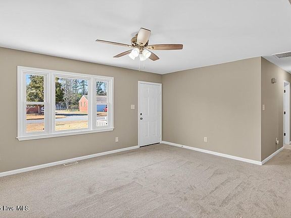 4th image of 618 Lee Drive
