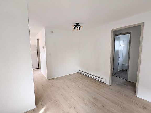 4th image of 4015 Pacific Ave