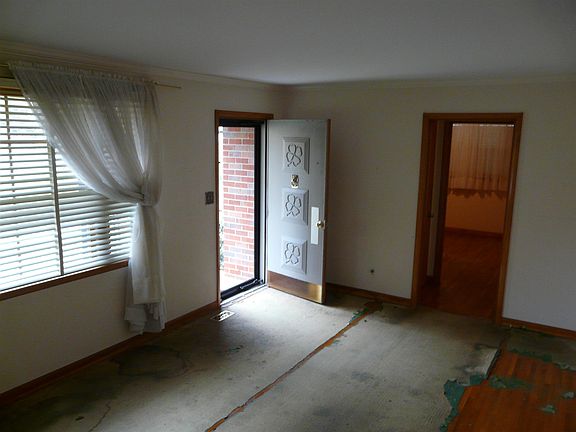 4th image of 5016 Marchant Dr