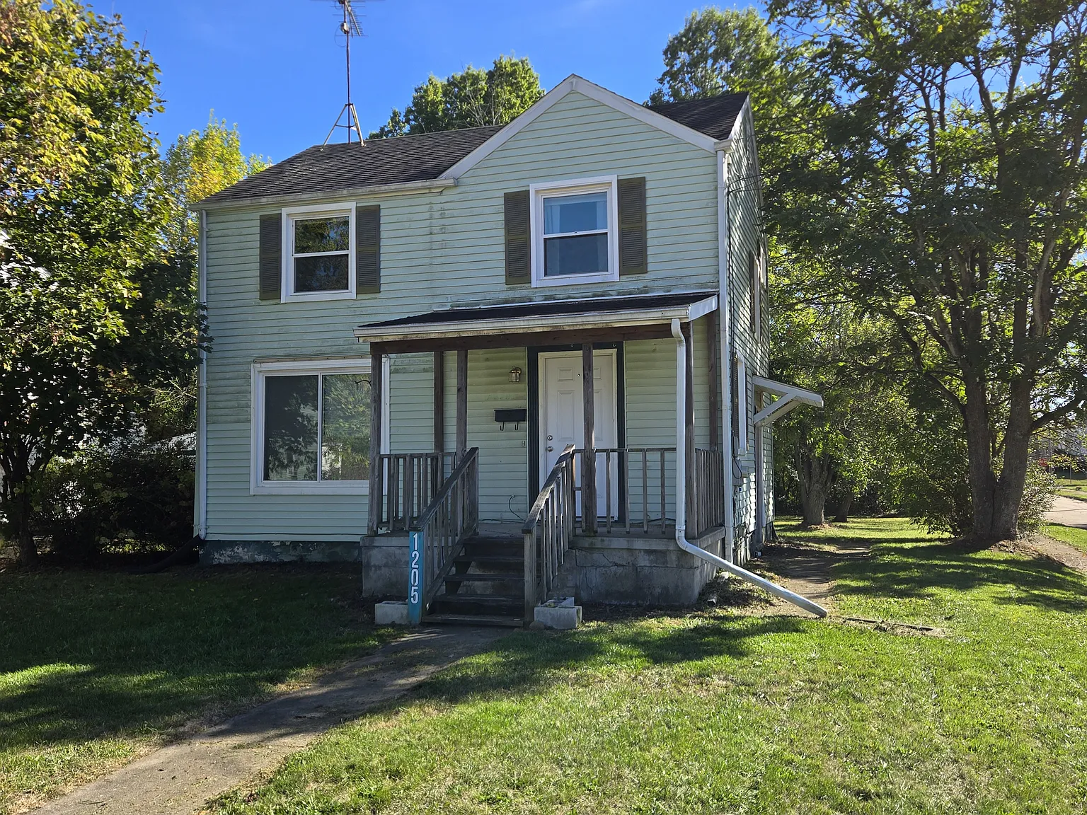 3 bed, 960 sqft, $1,100 — Photo 1