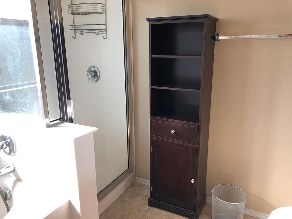1st image of 129 Lynn Crest Bnd
