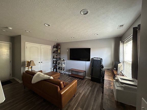 4th image of 5728 Hayden Run Blvd