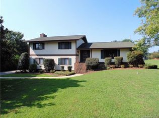101 Windsong Ct, Gastonia, NC 28056