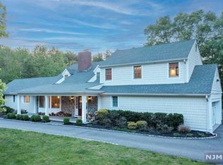 151 Long Hill Rd, Oakland, NJ 07436