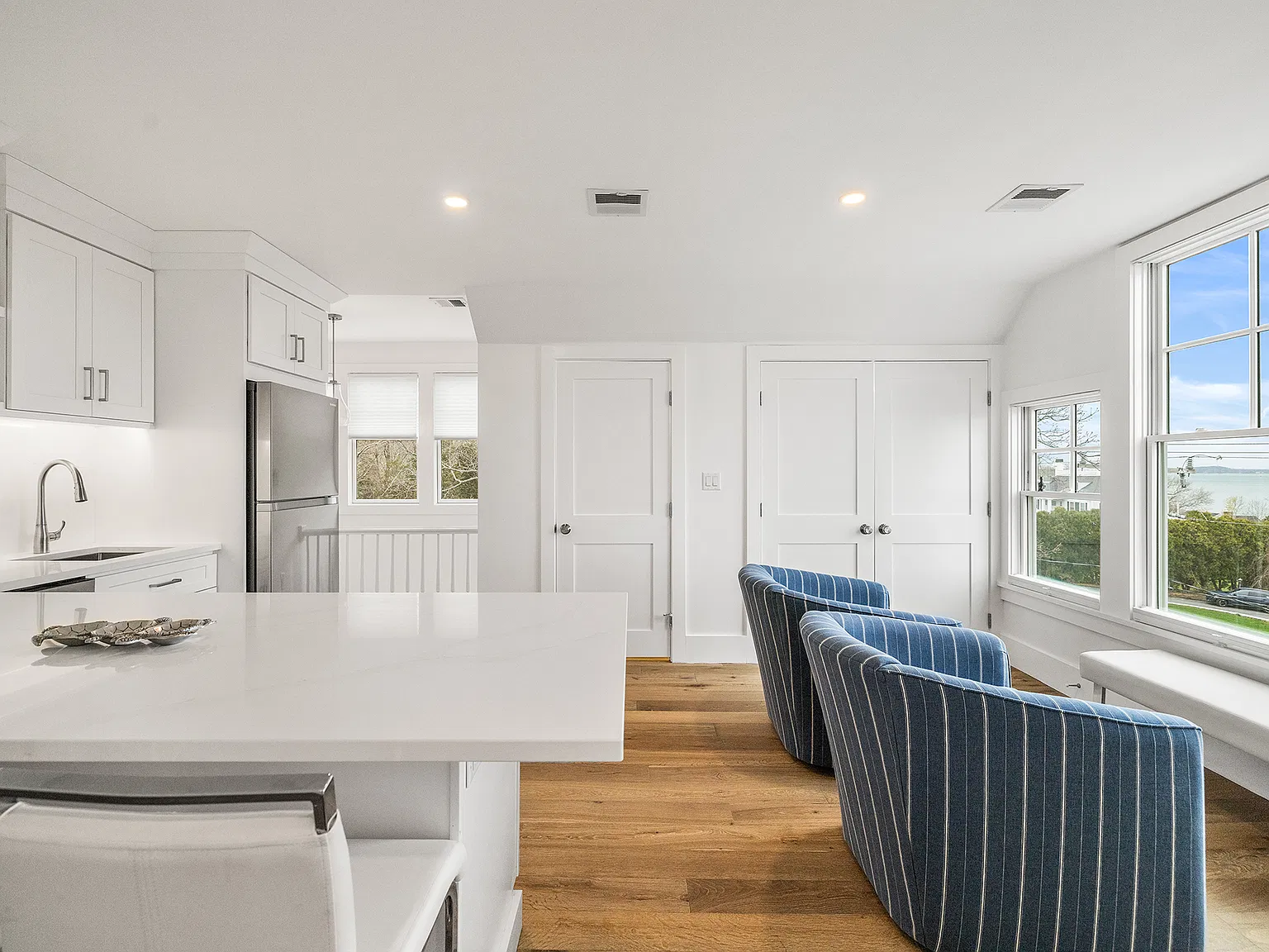 1 bed, 700 sqft, $1,800 — Photo 4