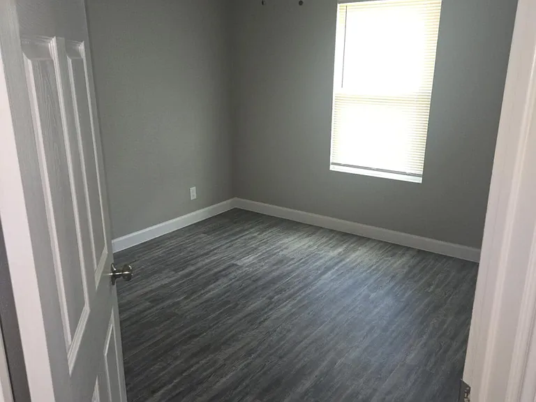 1410 Colima St — Photo 13