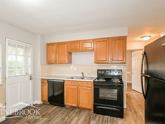 4th image of 8624 Belcrest Ln