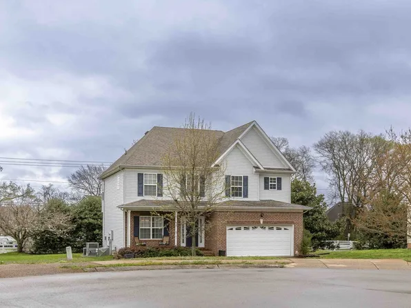 2012 Trenton Dr, Spring Hill, TN 37174