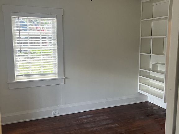 4th image of 1238 New York Ave