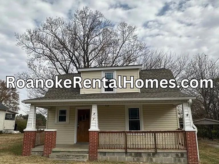 811 Peck St NW — Photo 6