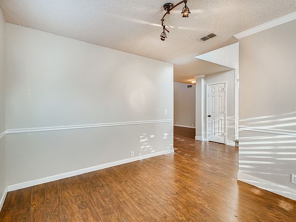 5th image of 749 Thousand Oaks Dr