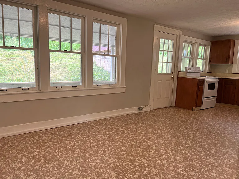 525 Virtue Rd — Photo 7