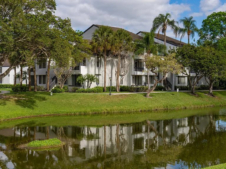 Legacy at Coconut Creek — Photo 7
