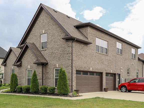 3rd image of 3316 Clovercroft Dr