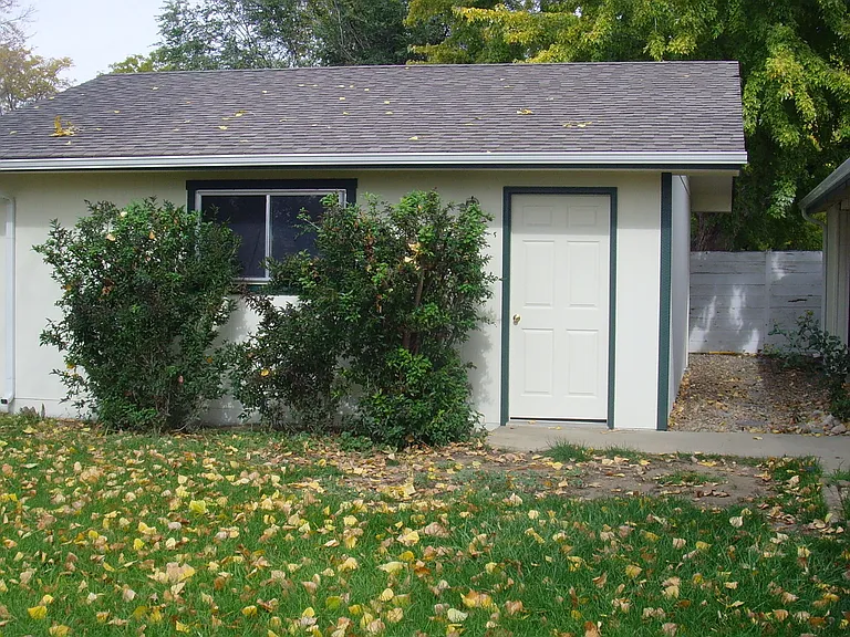 1403 Frontier St — Photo 11