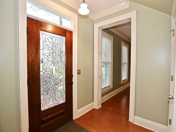 3rd image of 204 Devereaux Ct