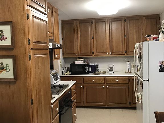 5th image of 343 Willard Ave