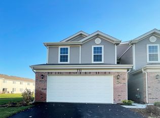 731 Wellington Ln, Cary, IL 60013
