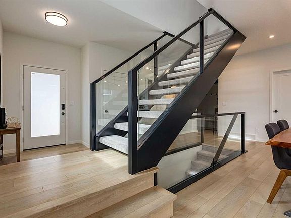 3rd image of 44 W Grove Line SW