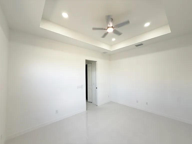 4226 NW 32nd Ln — Photo 35