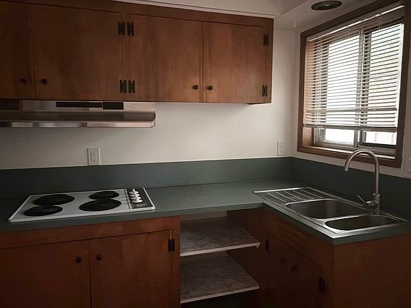 2nd image of 3724 SE 40th Ave #B