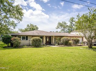 2312 Santa Cruz St, Gautier, MS 39553
