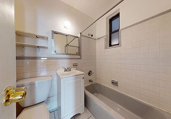 4th image of 404 E 83rd St APT 4C