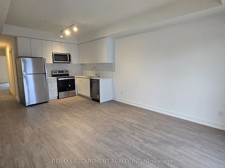 16 Melbourne Ave #210B — Photo 9