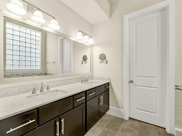734 N Shepherd Dr — Photo 26