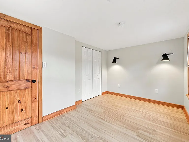 705 Forrest Ave — Photo 17