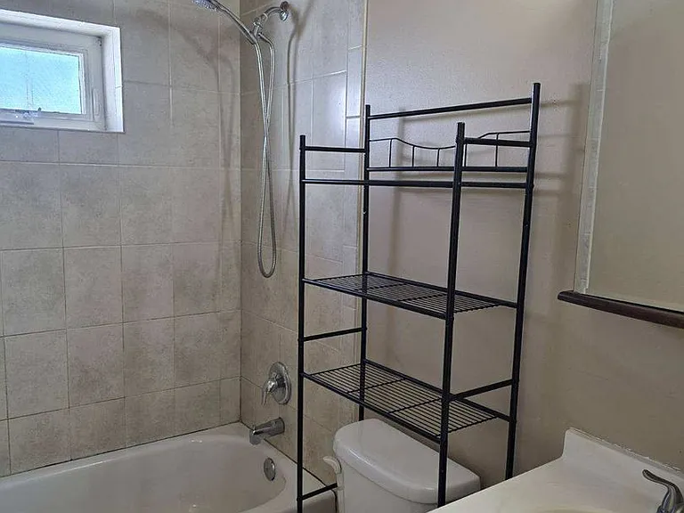 428 S Jackson St — Photo 19