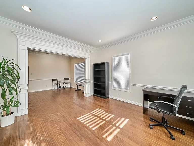3326 Barnes Ave — Photo 9