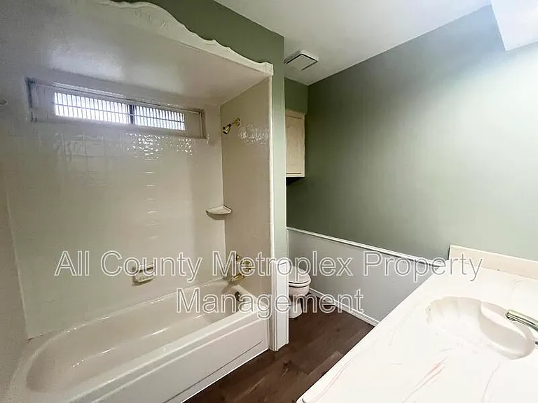 1404 Stoneboro Ln — Photo 13