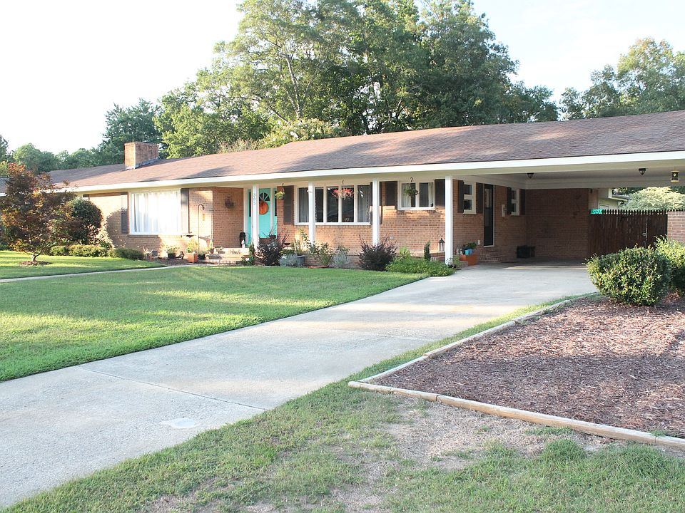 1st image of 305 Pineland Dr