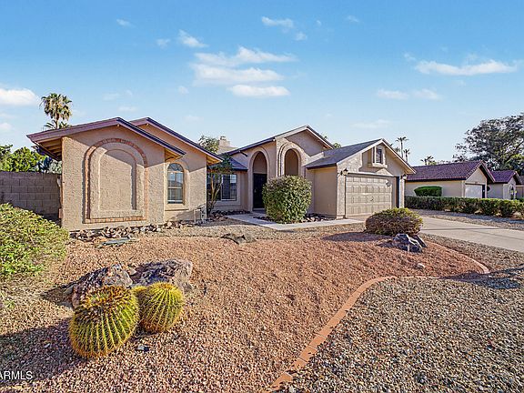 4th image of 807 E AIRE LIBRE Avenue