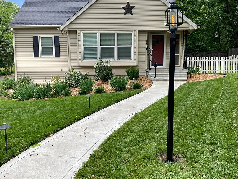 1801 University Ave — Photo 2