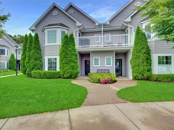 301 Okeefe Court #1, Oakdale, NY 11769