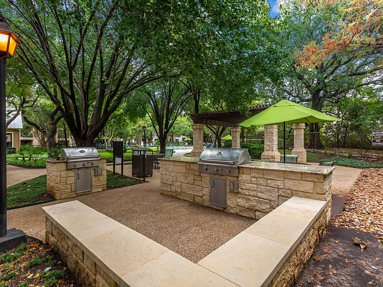 Outdoor Kitchens