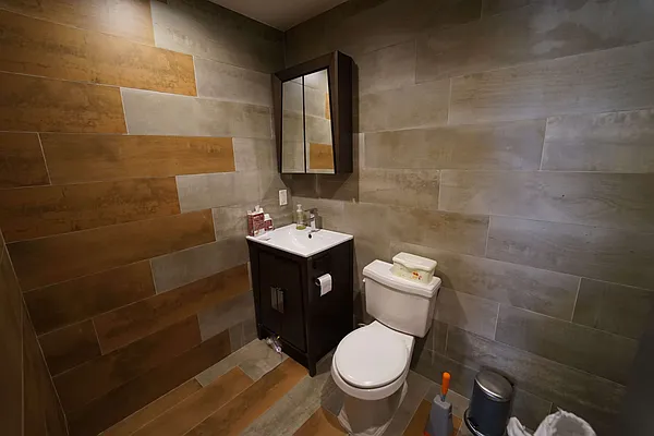 Rented by Manhattan Management LLC | media 50