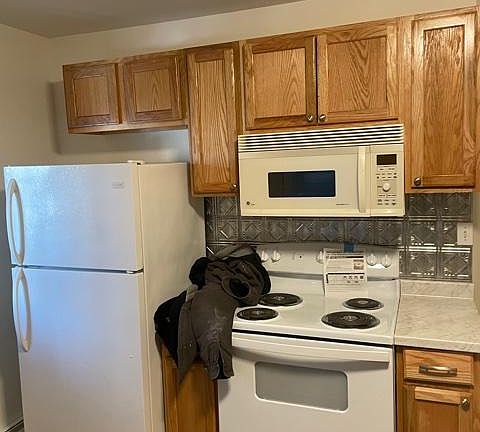 3rd image of 540 New York St #2