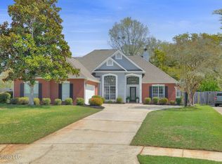 9 Schooner Ln, Ocean Springs, MS 39564