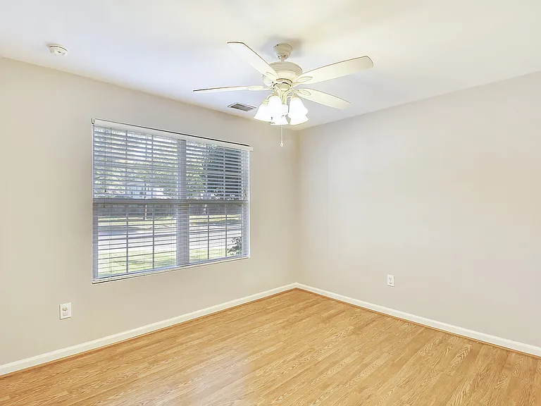 102 W Deer Park Rd — Photo 26